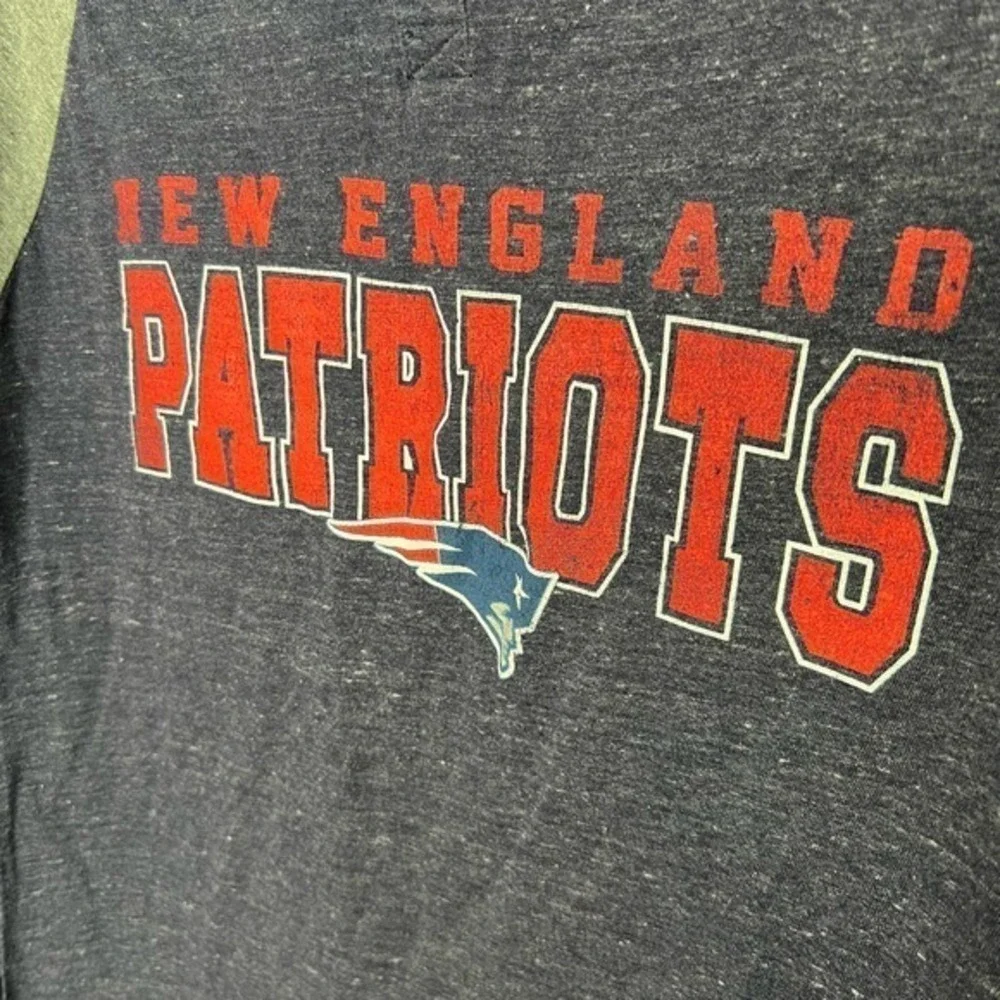 NFL Team Apparel The New England Patriots men's unisex sleep shirt small